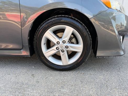 Used 2012 Toyota Camry SE FWD image 14