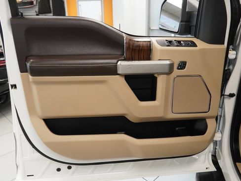 Used 2019 Ford F150 Lariat AWD/4WD image 17