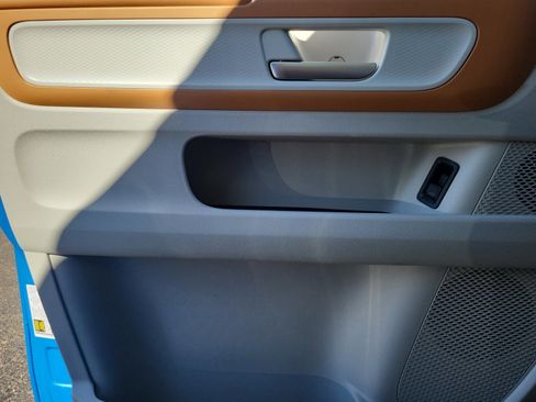 Used 2025 Volkswagen ID. Buzz 1st Edition image 14