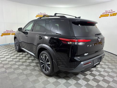 New 2026 Nissan Pathfinder Platinum FWD image 3