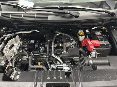 Used 2025 Nissan Kicks SR FWD image 27
