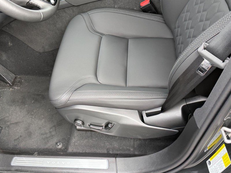 New 2027 Volvo XC90 B6 Plus AWD/4WD image 13