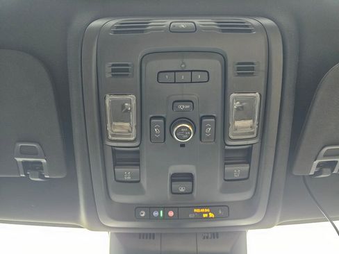 Used 2022 Cadillac Escalade Premium Luxury AWD/4WD image 38