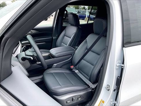 New 2027 Chevrolet Traverse LT w/ Midnight/Sport Edition AWD/4WD image 10