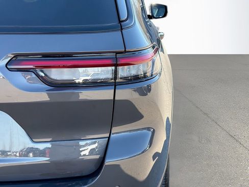New 2025 Jeep Grand Cherokee L Altitude AWD/4WD image 11