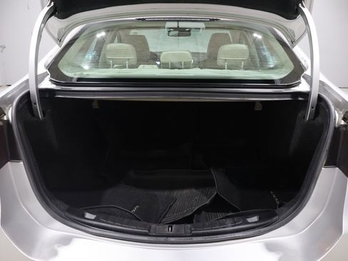 Used 2017 Ford Fusion Platinum image 18