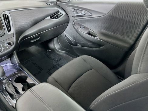 Used 2024 Chevrolet Malibu LT image 30
