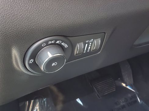 Used 2023 Jeep Compass Limited AWD/4WD image 10