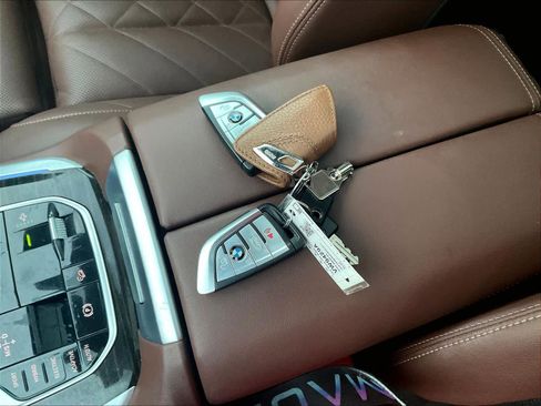 Used 2023 BMW X5 xDrive45e image 29