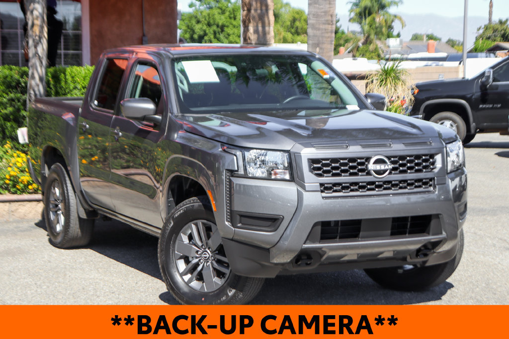 Used 2025 Nissan Frontier SV AWD/4WD image 2