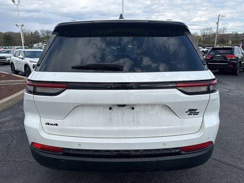 Used 2023 Jeep Grand Cherokee Altitude image 4