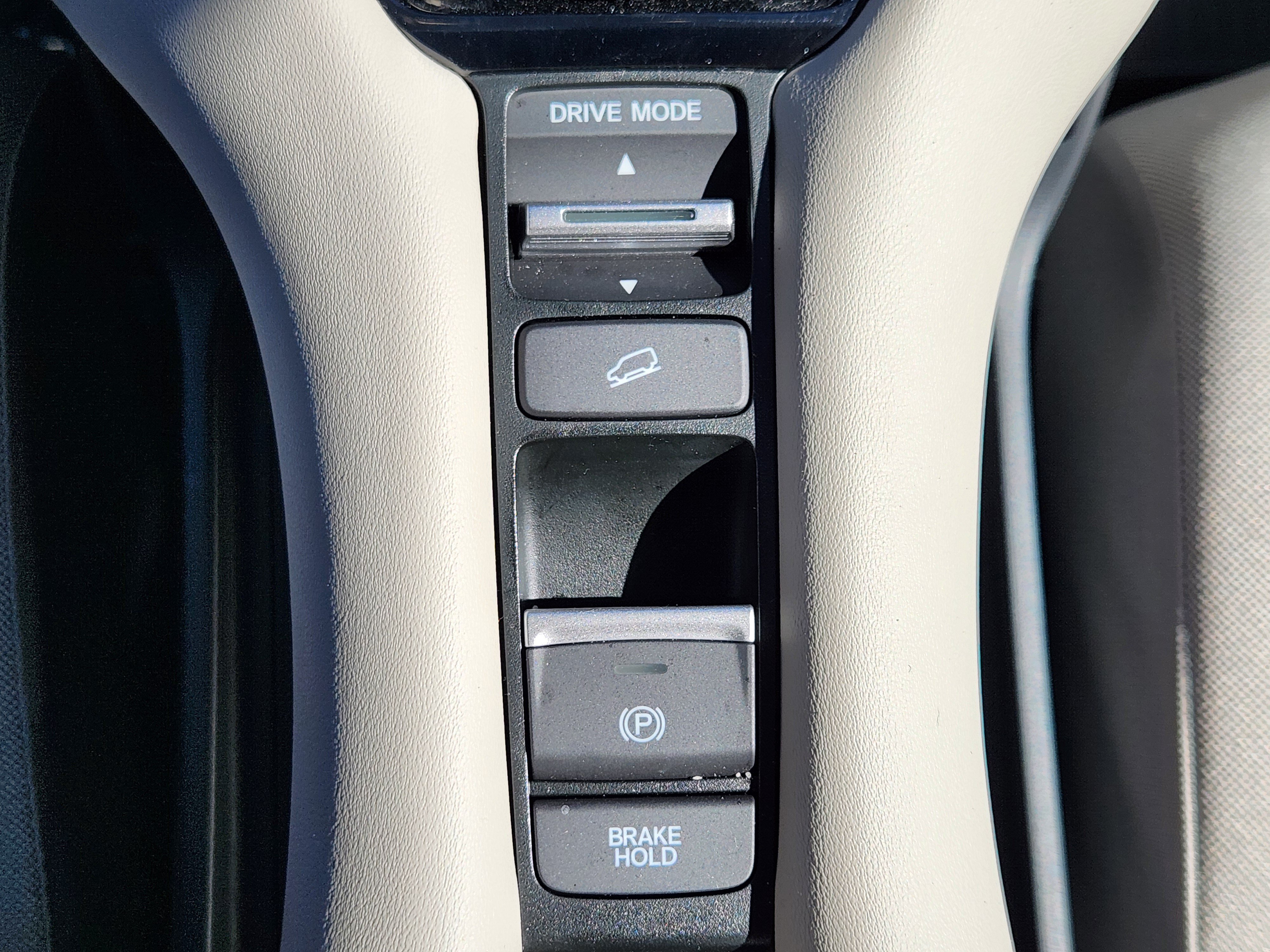 Certified 2027 Honda HR-V LX image 21