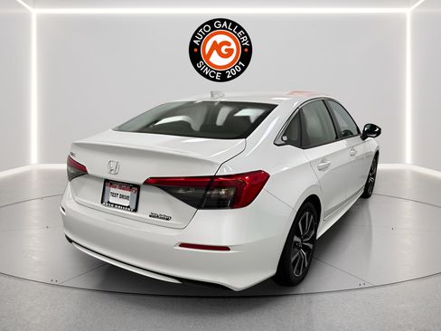 Used 2022 Honda Civic EX image 3