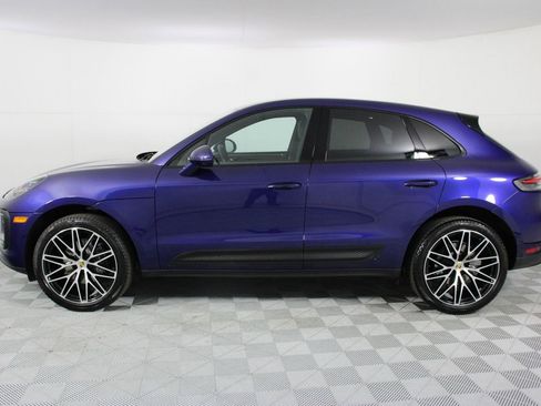 Certified 2023 Porsche Macan image 2