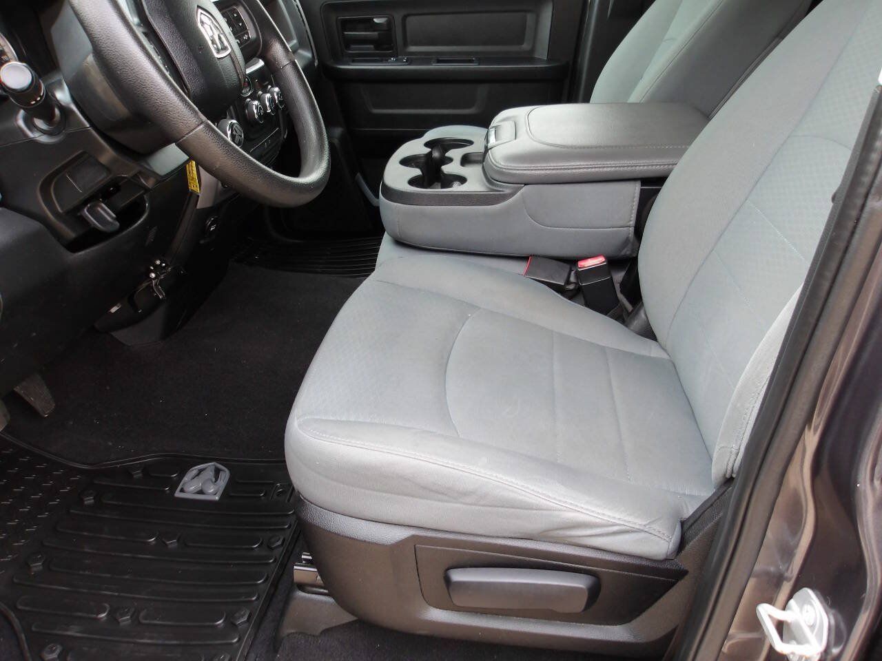 Used 2017 RAM 1500 Express w/ Express Value Package AWD/4WD image 7