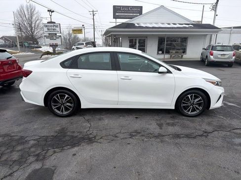 Used 2022 Kia Forte LXS image 7