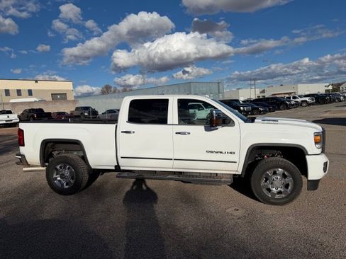 Used 2019 GMC Sierra 3500 Denali w/ Duramax Plus Package image 2