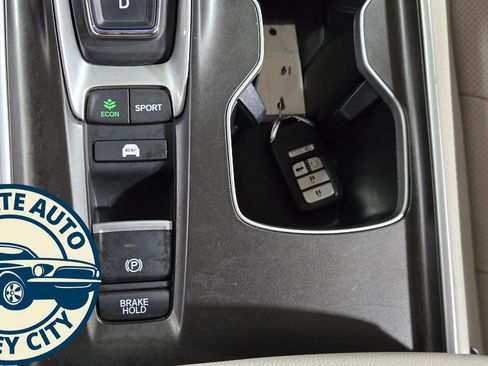 Used 2018 Honda Accord Touring image 23