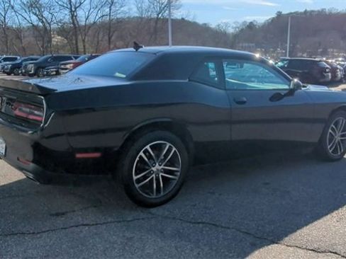 Used 2019 Dodge Challenger SXT w/ Cold Weather Group image 8