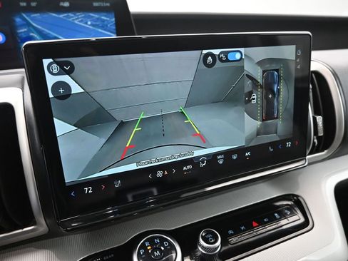 Used 2025 Ford Expedition Active image 17