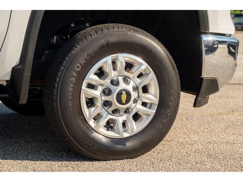 Used 2025 Chevrolet Silverado 2500 LT w/ Convenience Package AWD/4WD image 10