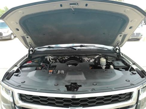 Used 2016 Chevrolet Suburban LT RWD image 57