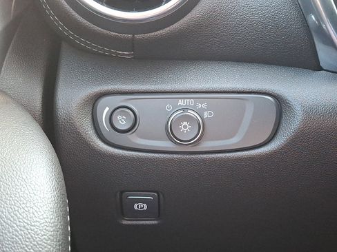 Used 2020 Chevrolet Blazer LT w/ Redline Edition image 23