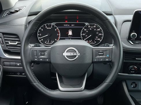 Used 2025 Nissan Rogue SV image 20