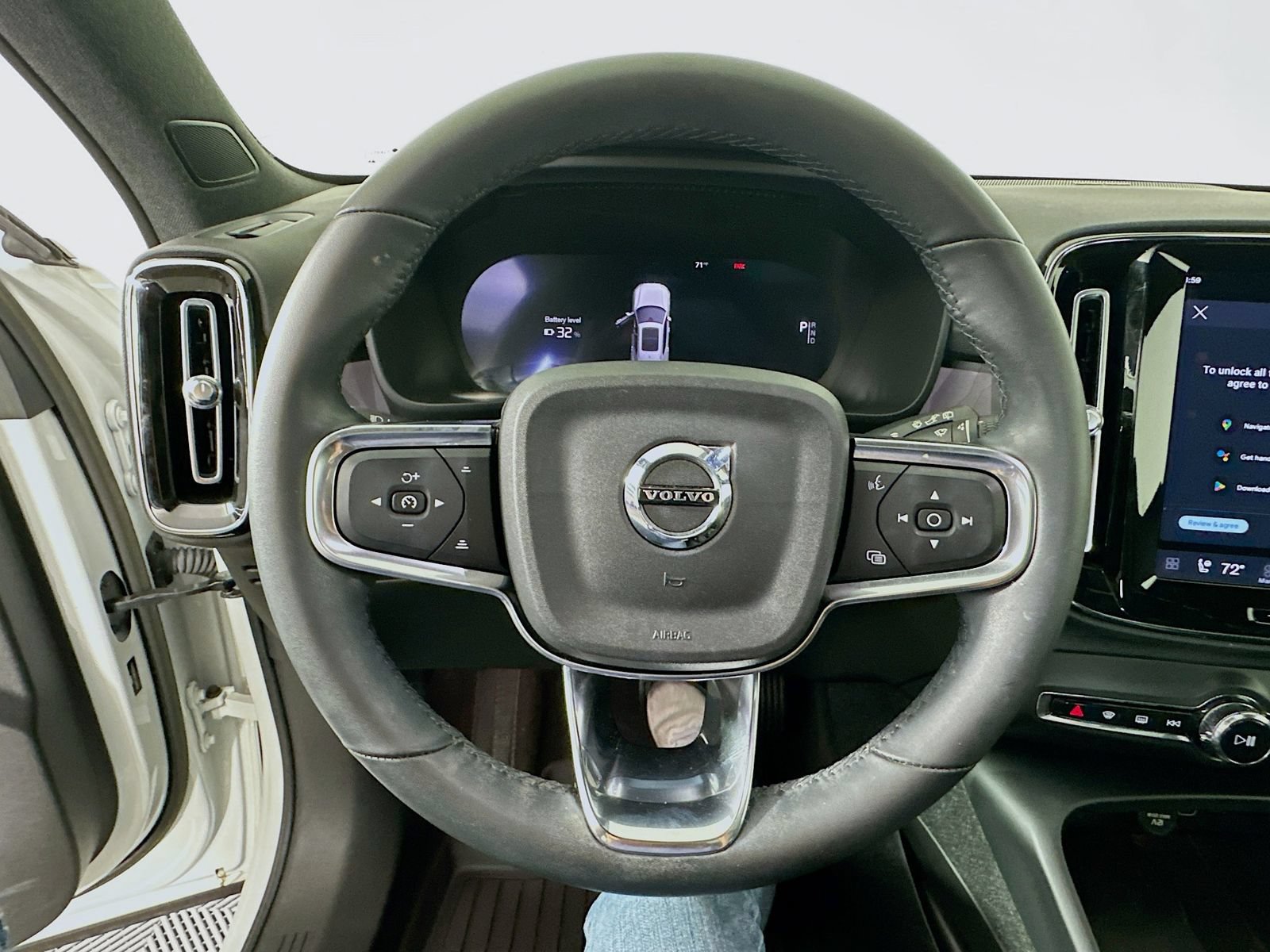 Used 2023 Volvo XC40 Recharge Ultimate w/ Protection Package Premier AWD/4WD image 11