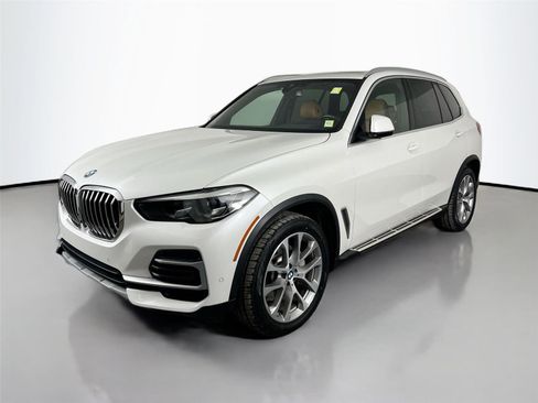 Used 2023 BMW X5 xDrive40i w/ Premium Package image 2