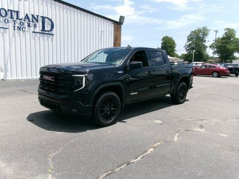 Used 2025 GMC Sierra 1500 Elevation AWD/4WD image 2