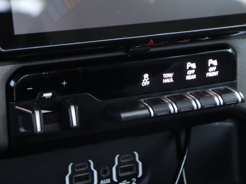 Used 2019 RAM 2500 Big Horn AWD/4WD image 32