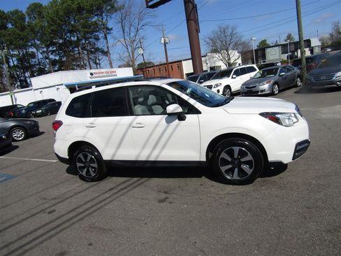 Used 2017 Subaru Forester 2.5i Premium w/ Popular Package #2A image 9