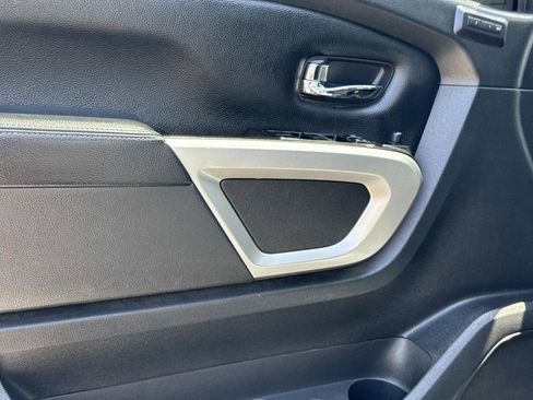 Certified 2020 Nissan Titan SL w/ Moonroof Package AWD/4WD image 17