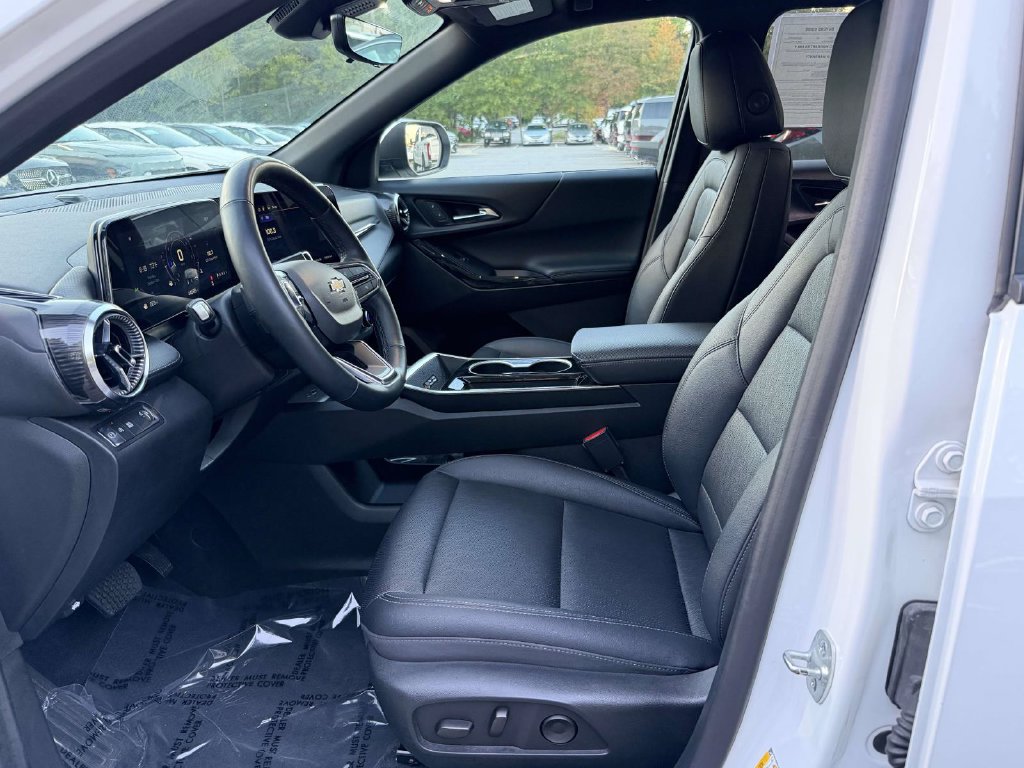 Used 2025 Chevrolet Equinox LT w/ Convenience Package II FWD image 14