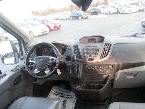 Used 2018 Ford Transit 250 148 Medium Roof RWD image 23
