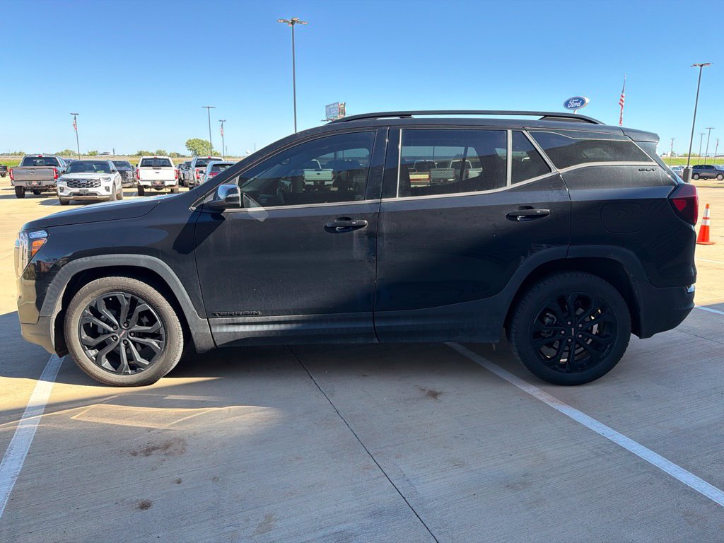 Used 2022 GMC Terrain SLT w/ Elevation Edition FWD image 6