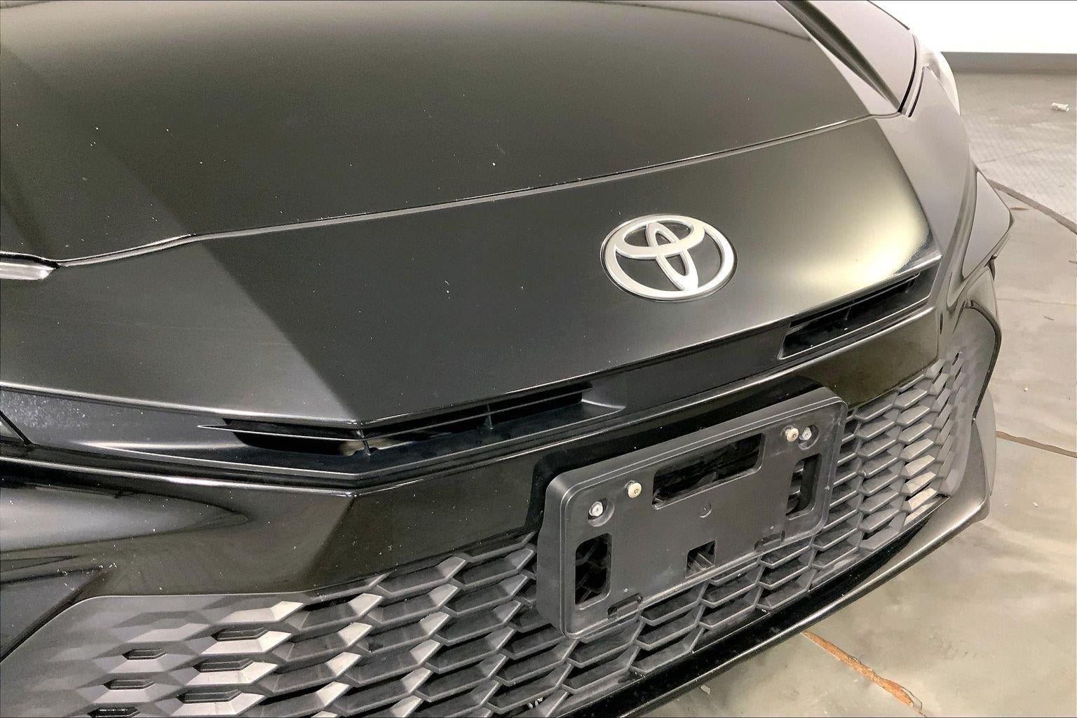 Used 2025 Toyota Camry SE FWD image 28