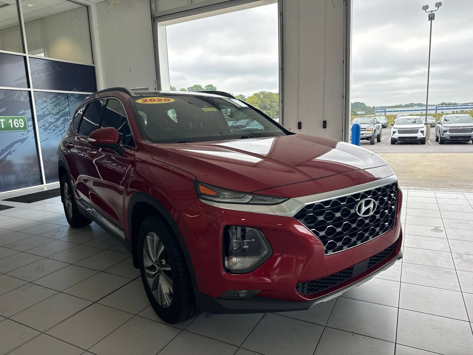 Used 2020 Hyundai Santa Fe SEL w/ Convenience + Premium Package FWD image 3