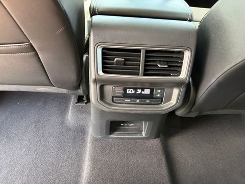 Used 2024 Volkswagen Atlas SE AWD/4WD image 25