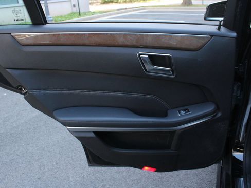Used 2015 Mercedes-Benz E 350 4MATIC Sedan image 20