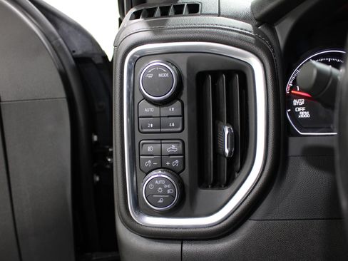 Used 2022 Chevrolet Silverado 1500 RST AWD/4WD image 8