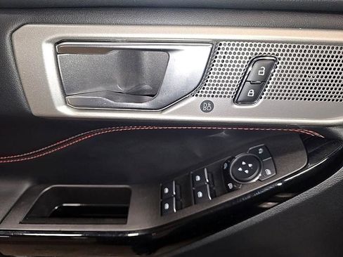Used 2023 Ford Explorer ST-Line image 11