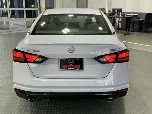 Used 2024 Nissan Altima 2.5 SR w/ SR Premium Package image 34
