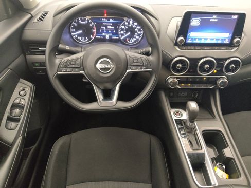 Used 2025 Nissan Sentra SV FWD image 22