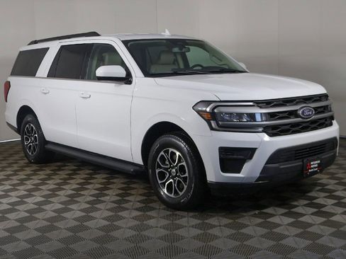 Used 2024 Ford Expedition Max XLT image 2
