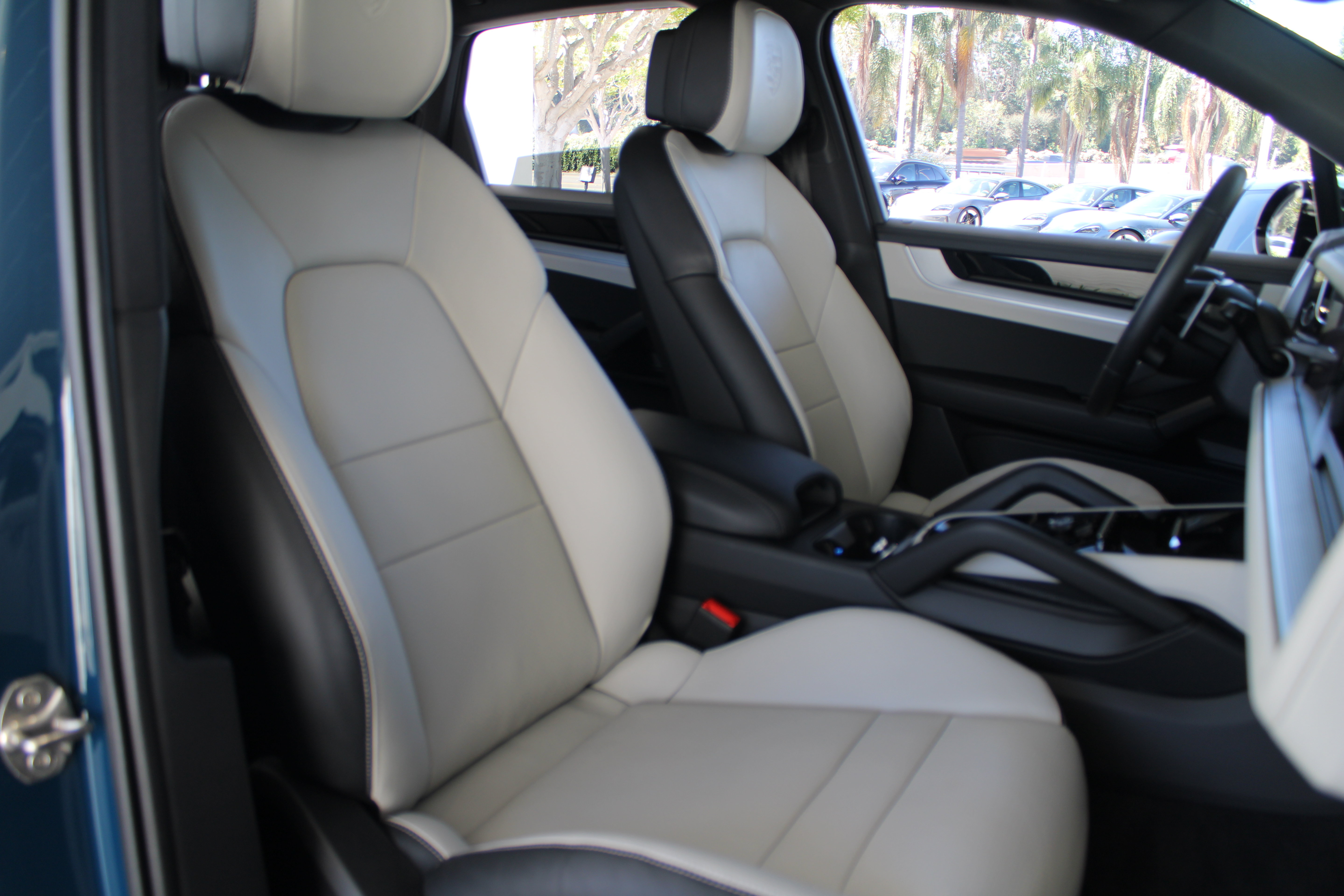 Certified 2026 Porsche Cayenne AWD/4WD image 29