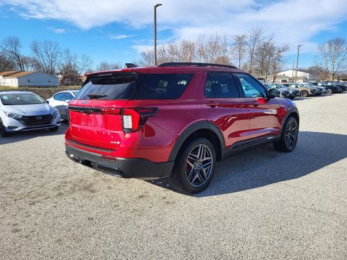 Used 2025 Ford Explorer ST-Line w/ ST-Line Street Pack image 15