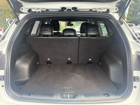 Used 2025 Jeep Compass Limited image 32