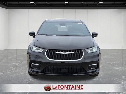 New 2026 Chrysler Pacifica Select image 8